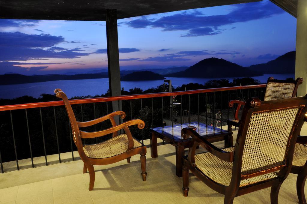 Giritale Hotel 4*